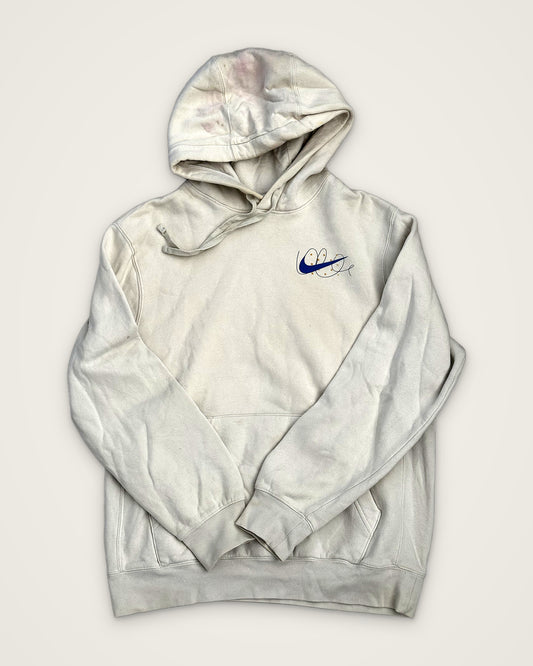 Nike Club Hoodie — il capo vero, fronte