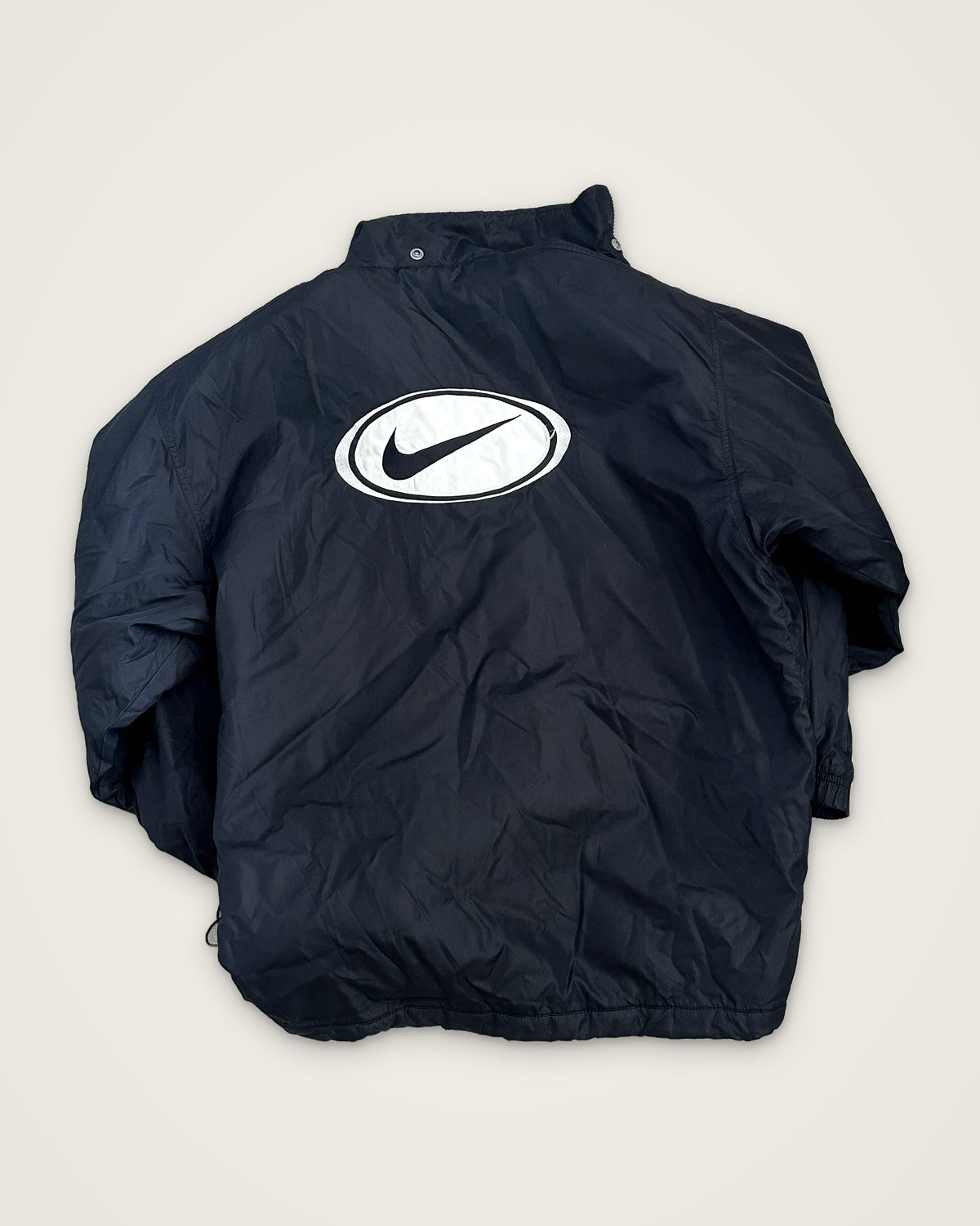 Nike 90s Devil Camp Nylon Jacket — il capo vero, retro