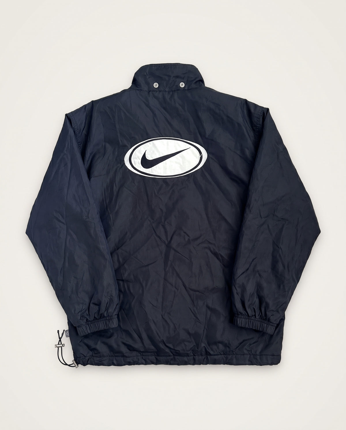 Nike 90s Devil Camp Nylon Jacket — ricostruzione: steso, retro