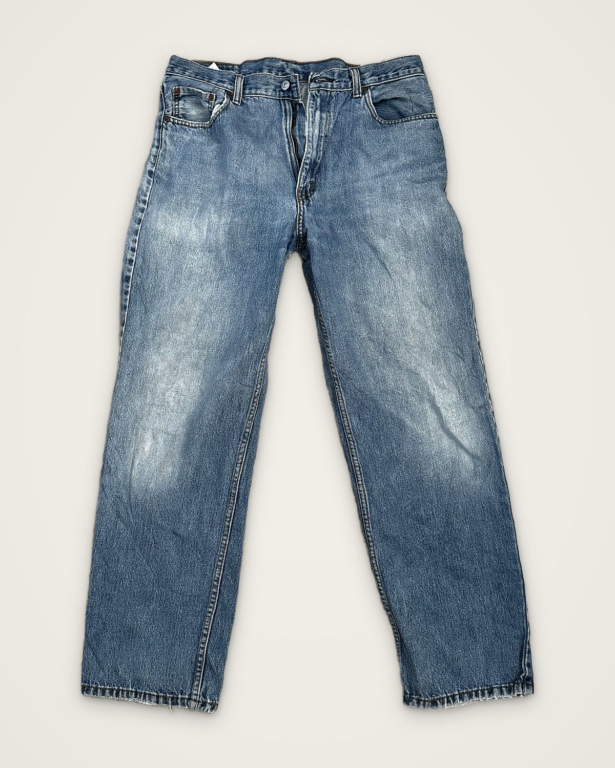 Levi's Jeans — il capo vero, fronte