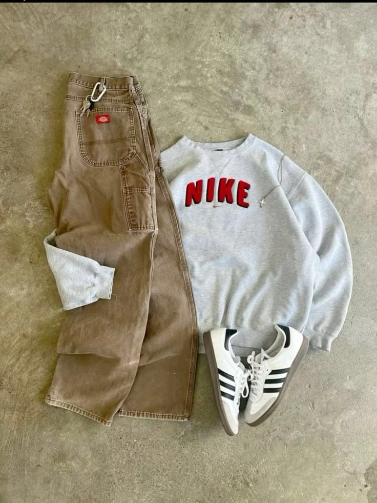 OUTFIT VINTAGE · MYSTERY BOX 3 PEZZI